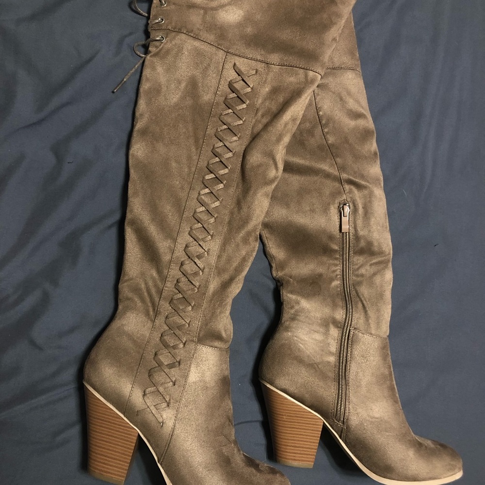 Brown suede knee high heeled boots in size 9